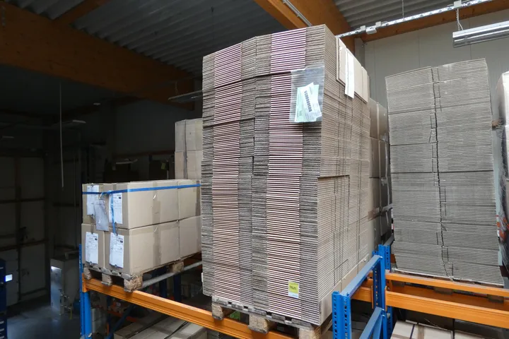 Konvolut WPK Faltschachtel 345x225x220 Texax Umfang: Palette mit Inhalt